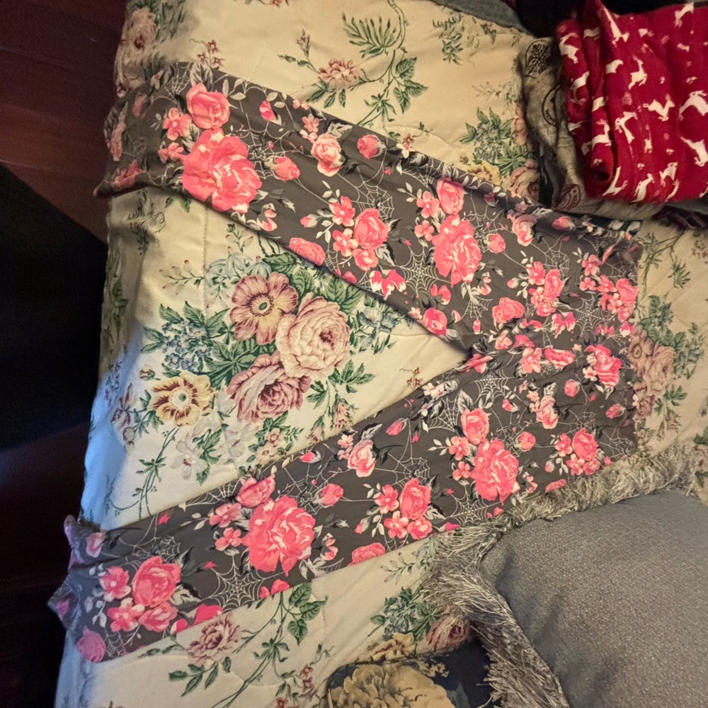 LuLaRoe Halloween Gray and Pink with spiderwebs Floral Leggings